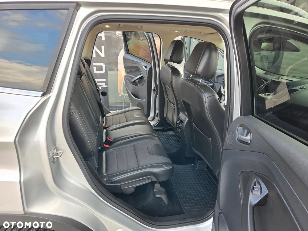 Ford Kuga 2.0 TDCi 2x4 Titanium - 14