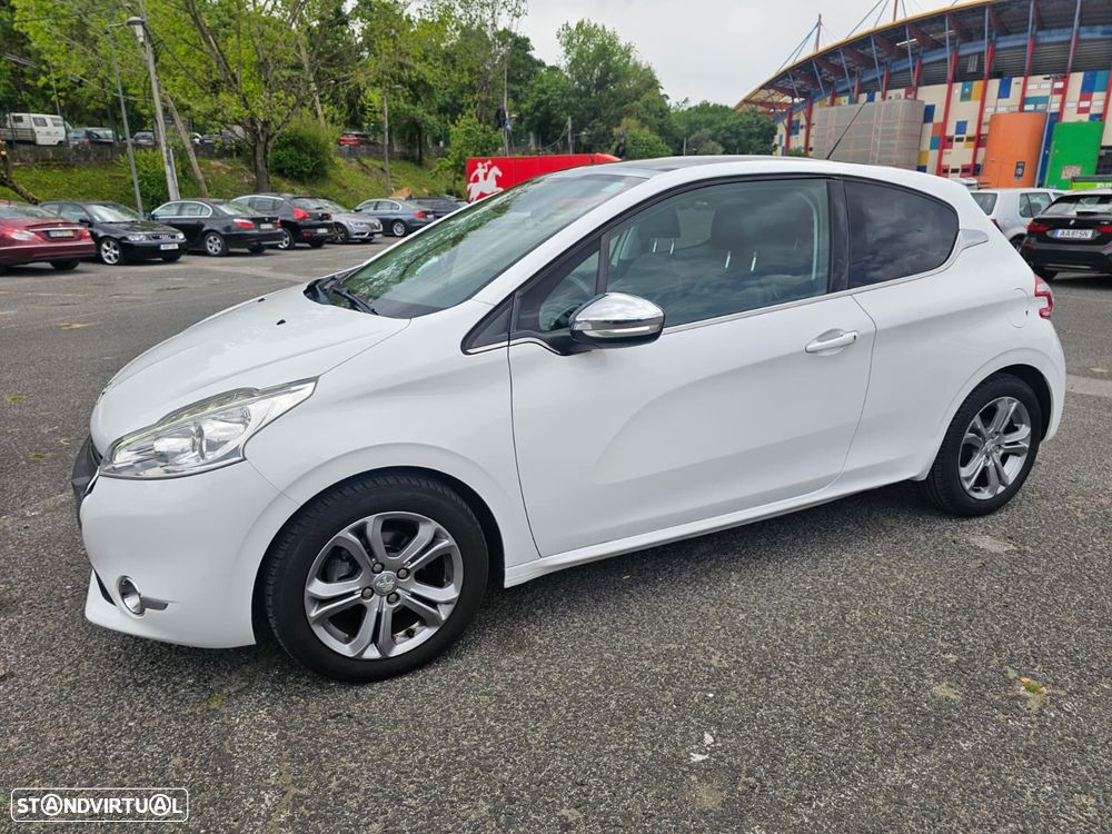 Peugeot 208 1.2 VTi Access - 1
