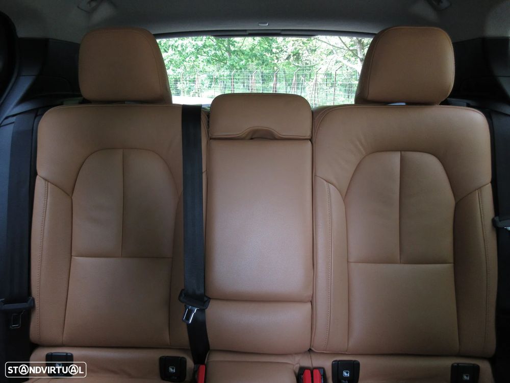 Volvo XC 40 2.0 D3 Momentum Plus Geartronic - 58