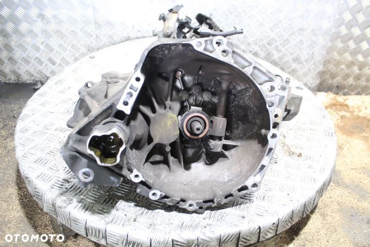 SKRZYNIA BIEGÓW TOYOTA YARIS II 1.0 - 1