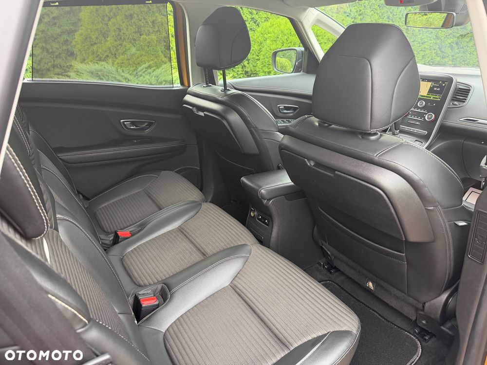 Renault Scenic TCe 140 GPF EDC BUSINESS EDITION - 17