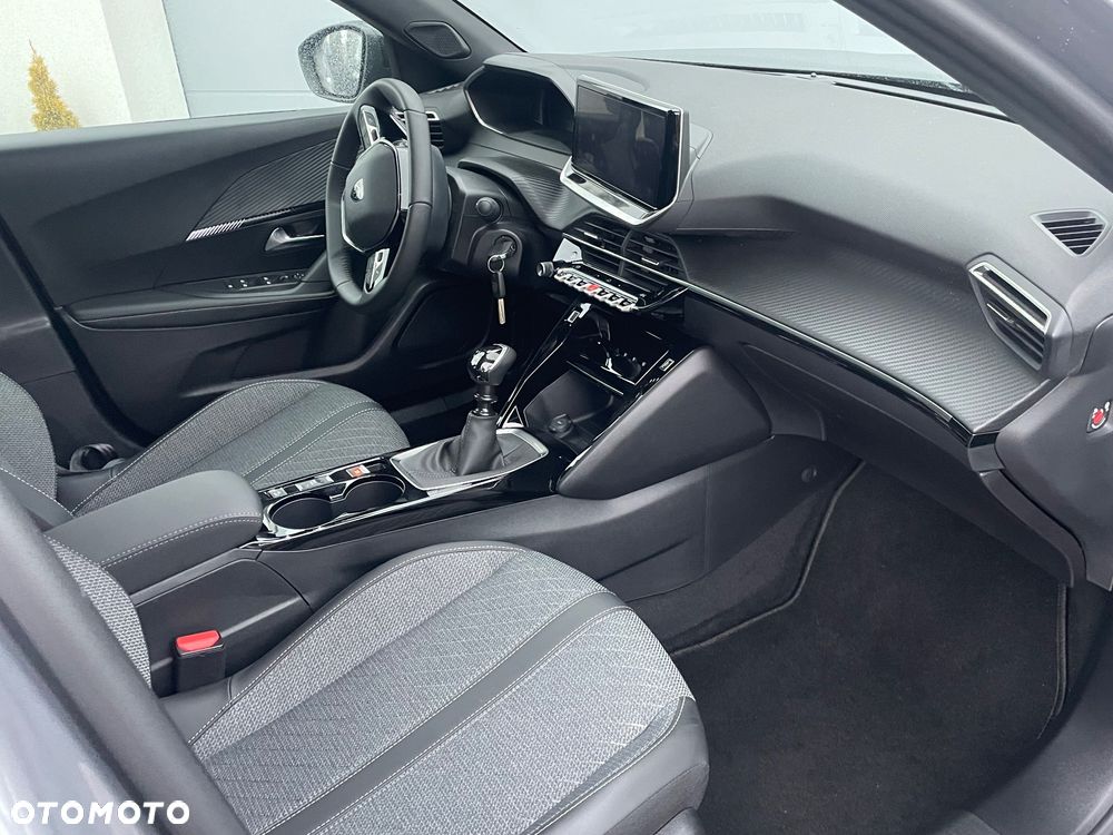 Peugeot 2008 PureTech 100 Allure - 12