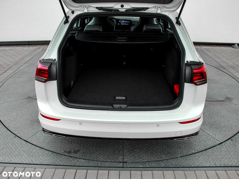 Volkswagen Golf Variant - 11