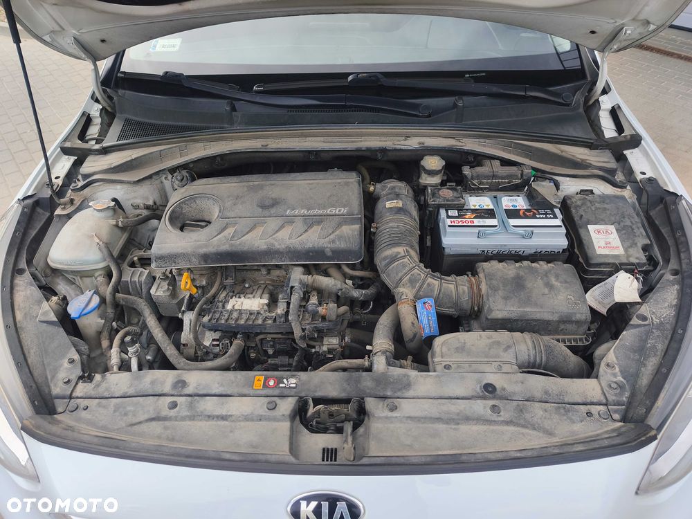 Kia Ceed - 8