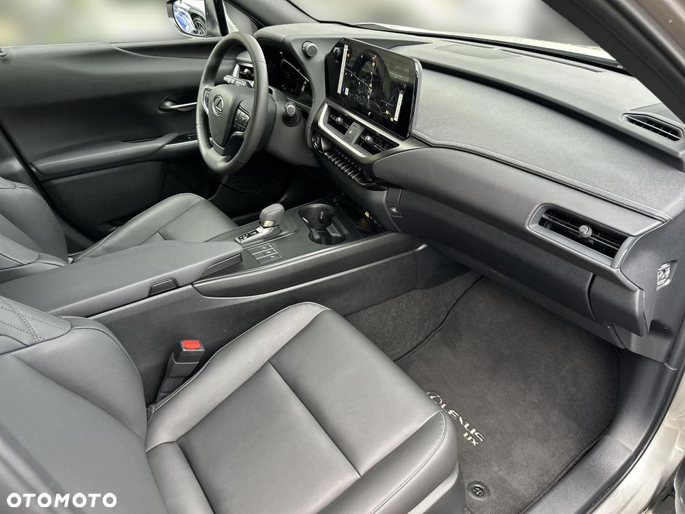 Lexus UX 300h F Sport Design - 20