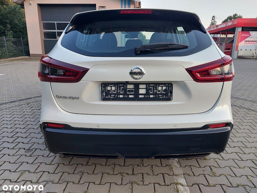 Nissan Qashqai 1.3 DIG-T N-WAY - 10
