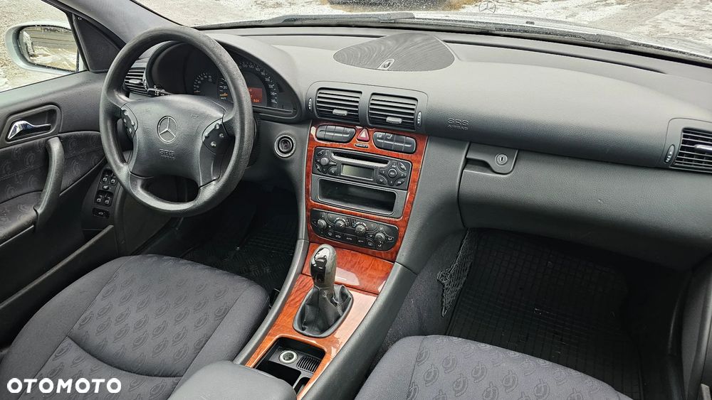 Mercedes-Benz Klasa C 200 CDI Classic - 15