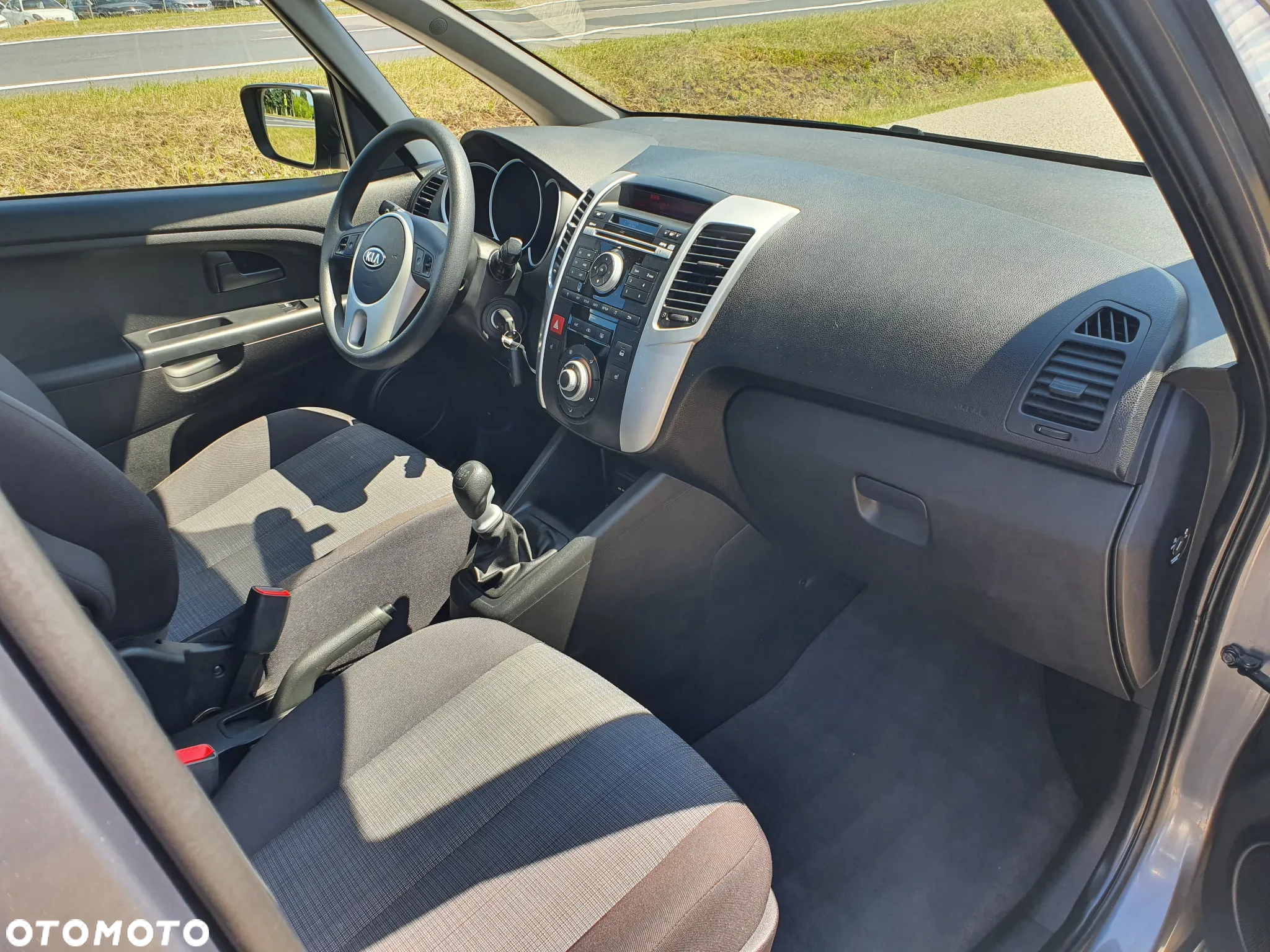 Kia Venga 1.4 CVVT Attract - 12