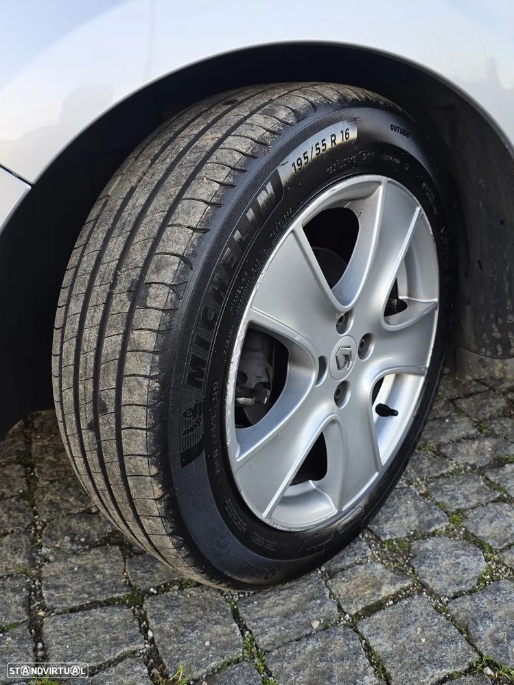 Renault Clio 0.9 TCE Dynamique S - 15