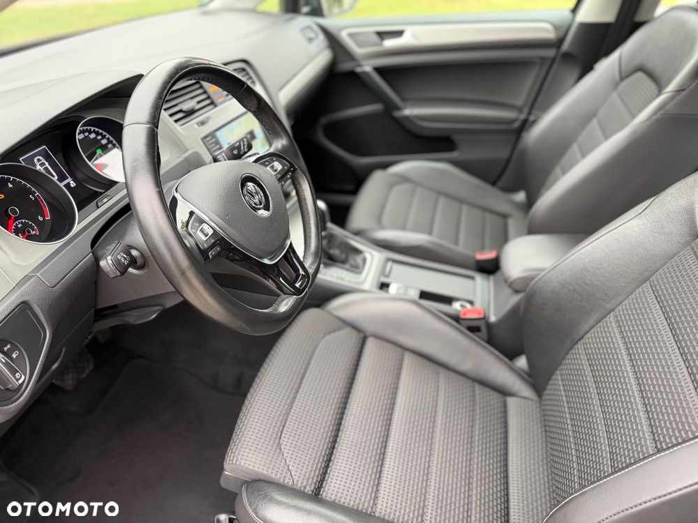 Volkswagen Golf - 18
