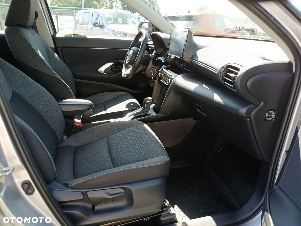 Toyota Yaris Cross Hybrid 1.5 Comfort 4x4 - 10
