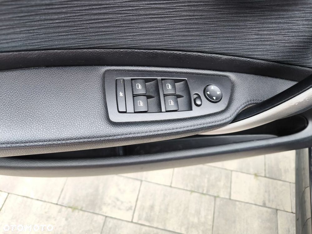 BMW Seria 1 - 15