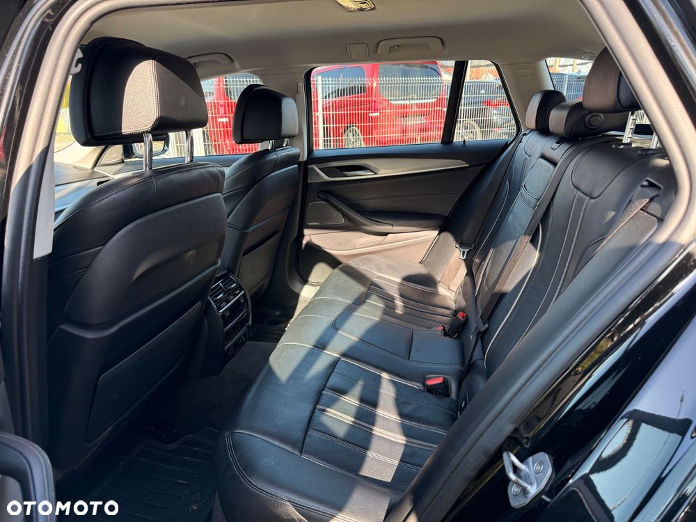 BMW Seria 5 520d xDrive Sport Line sport - 10
