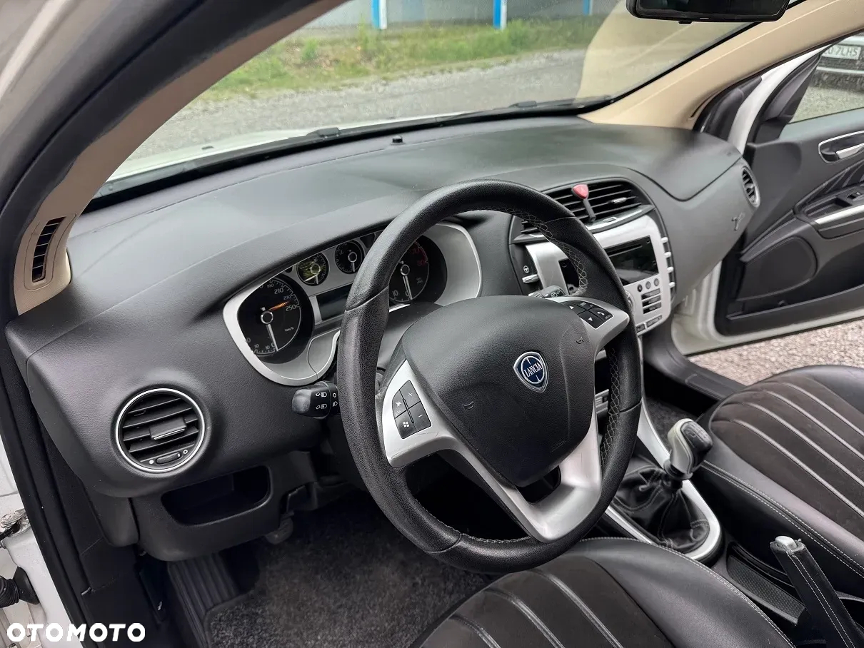 Lancia Delta - 19