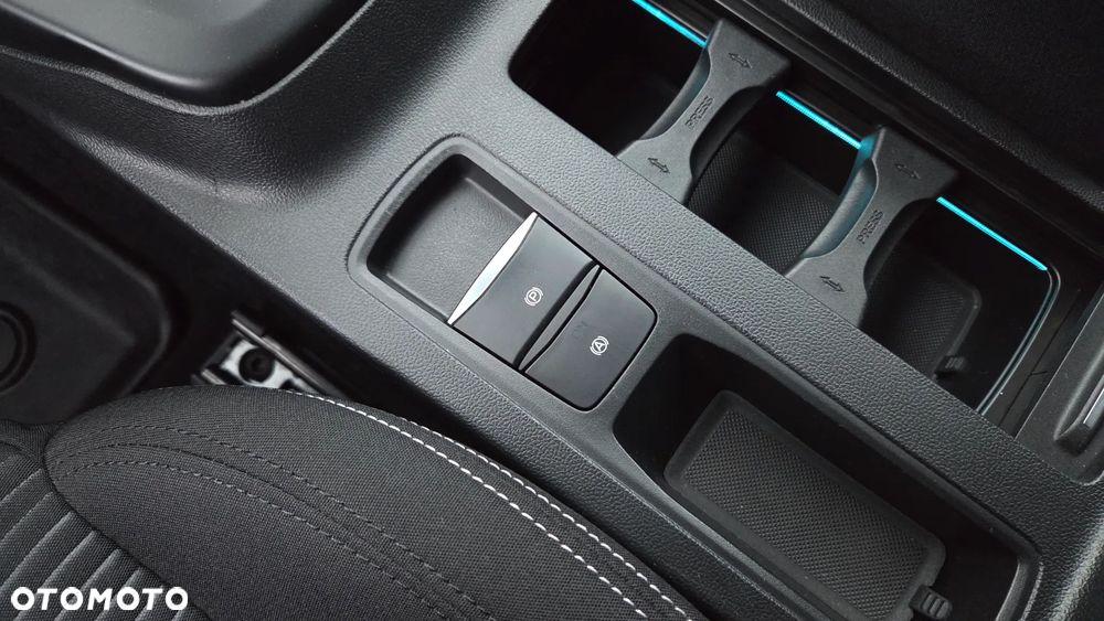 Ford Focus 1.0 EcoBoost Titanium X - 26