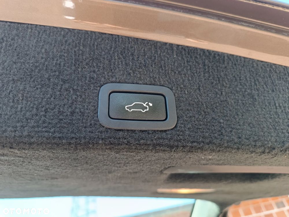 Volvo XC 60 D4 Momentum - 12