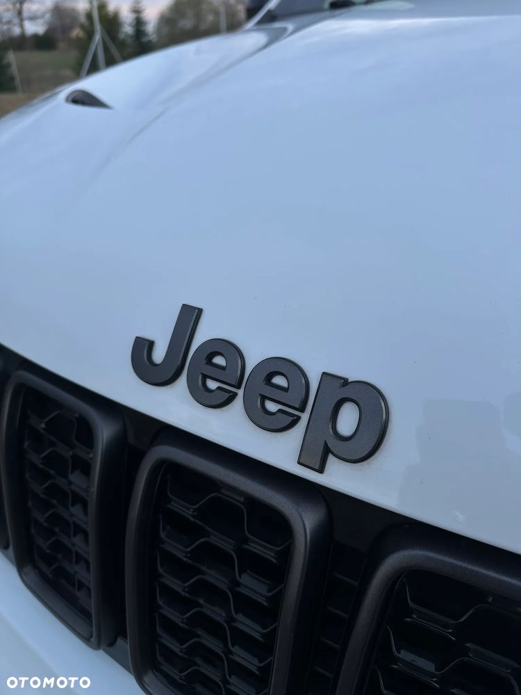 Jeep Grand Cherokee - 17