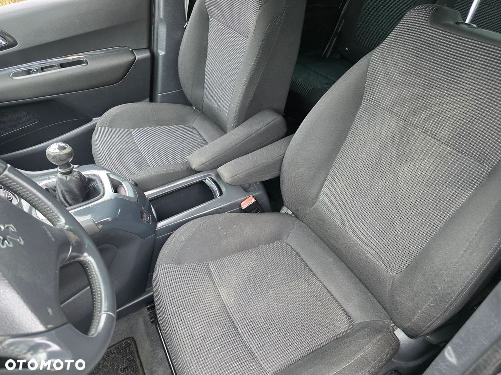 Peugeot 5008 - 27