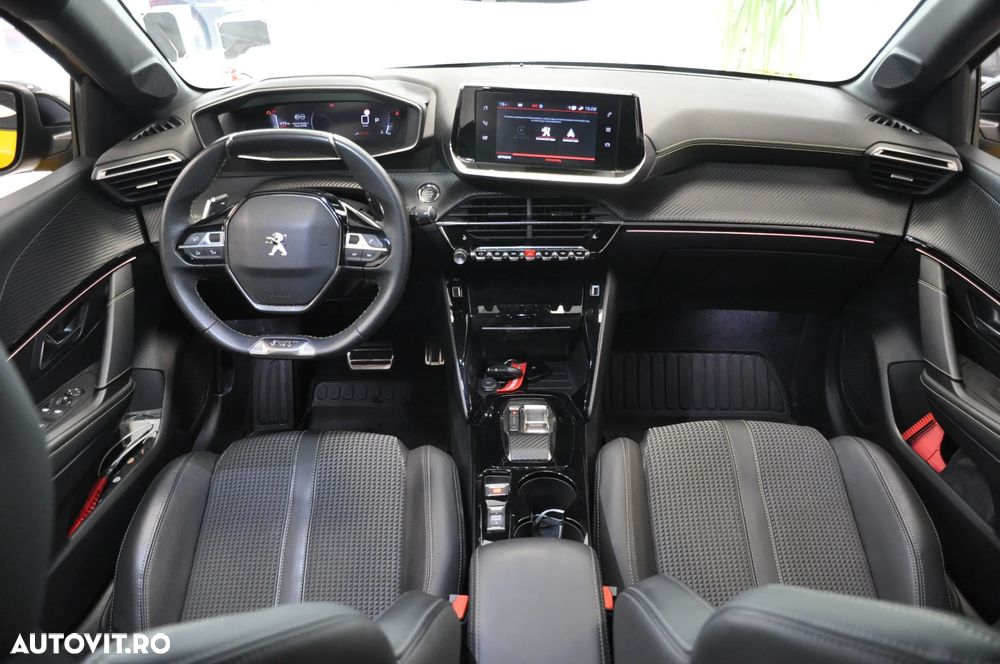 Peugeot 208 1.2 L PureTech STT EAT8 GT Pack - 17