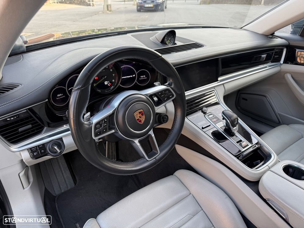 Porsche Panamera - 35
