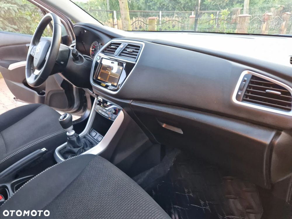 Suzuki SX4 S-Cross 1.4 T Elegance 4WD - 24