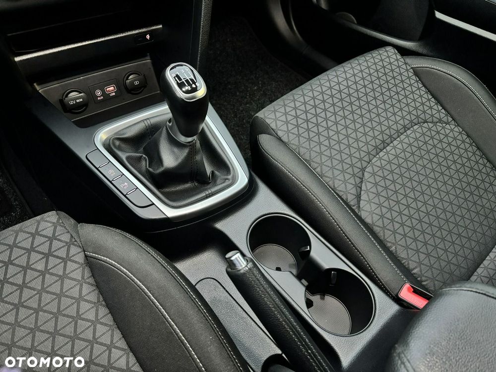 Kia Ceed - 13