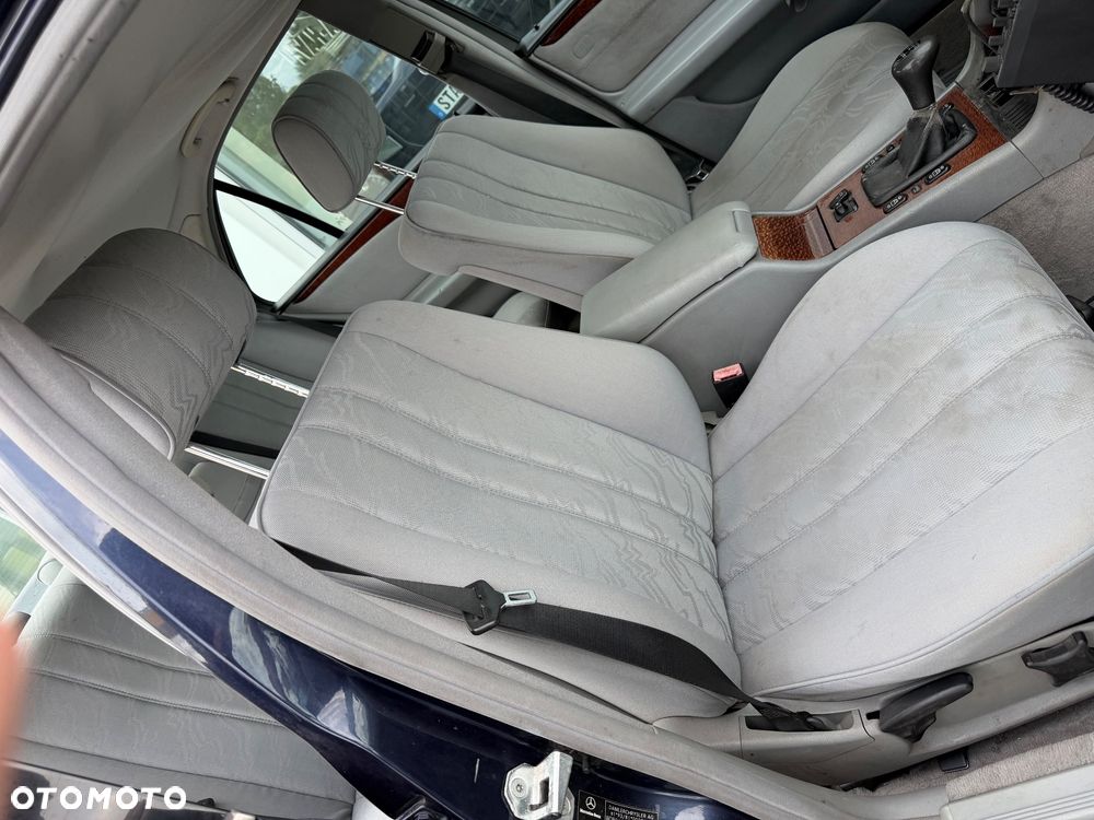 Mercedes-Benz Klasa E 200 CDI Classic - 21