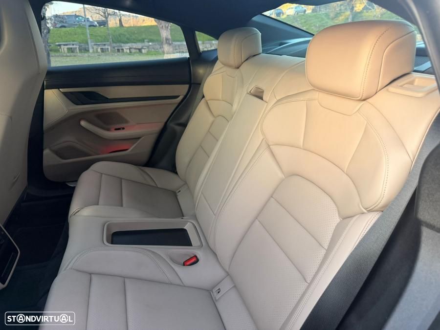 Porsche Taycan 4S - 6