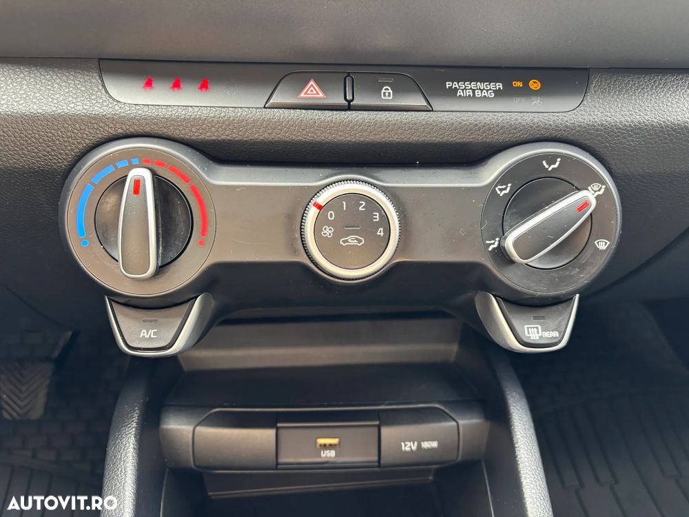 Kia Stonic 1.2 MPI 5MT Trend - 26