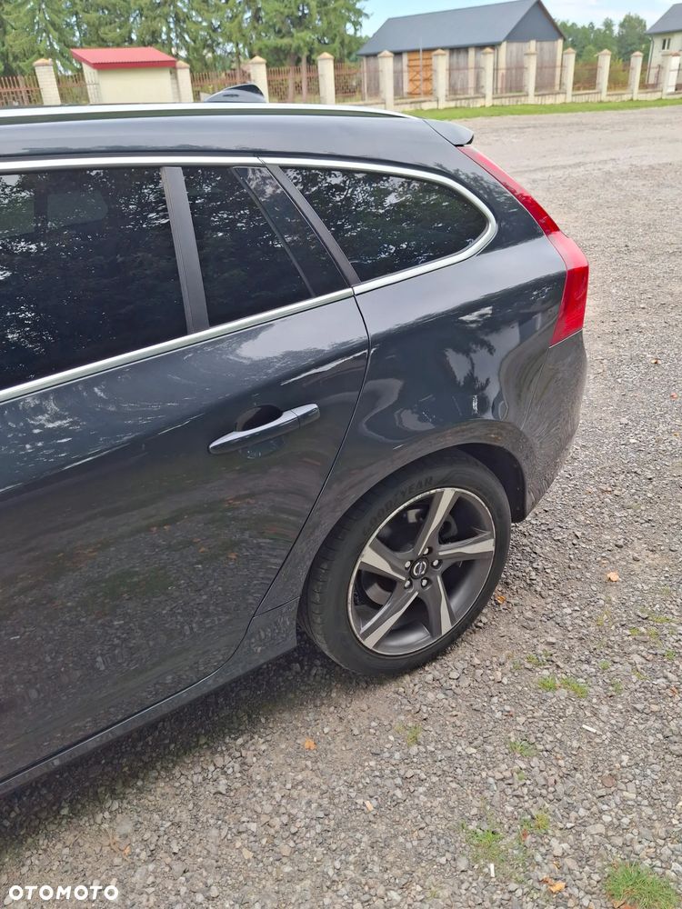 Volvo V60 D2 R-Design - 5