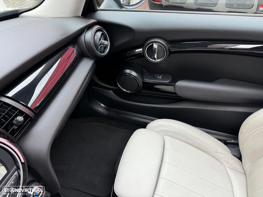 MINI 3 Portas One D - 16