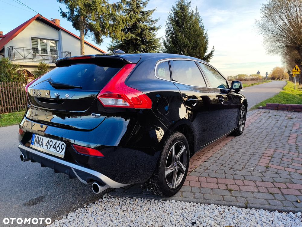 Volvo V40 D2 Drive-E R-Design Momentum - 4