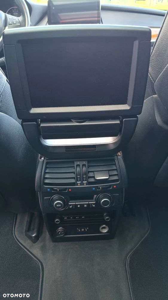 BMW X5 xDrive48i - 17