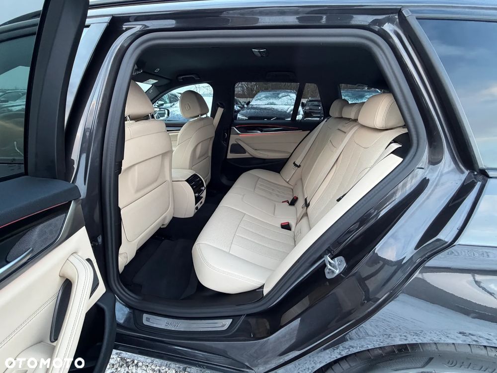 BMW Seria 5 520d Luxury Line - 29
