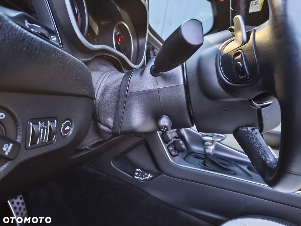 Dodge Challenger - 40