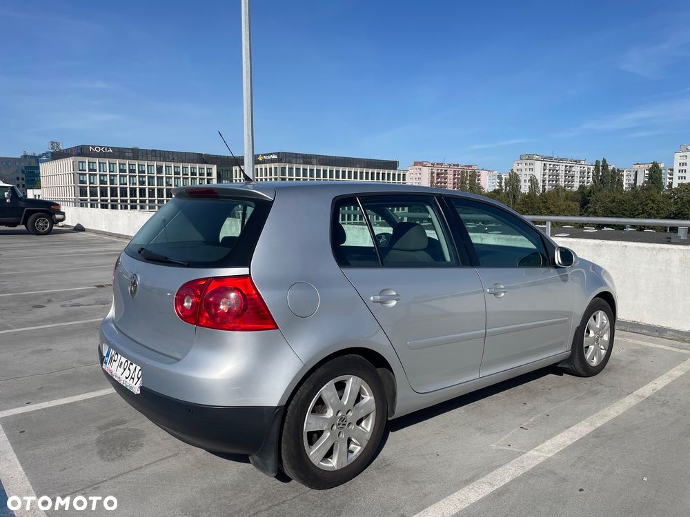 Volkswagen Golf 1.6 FSI Comfortline - 11
