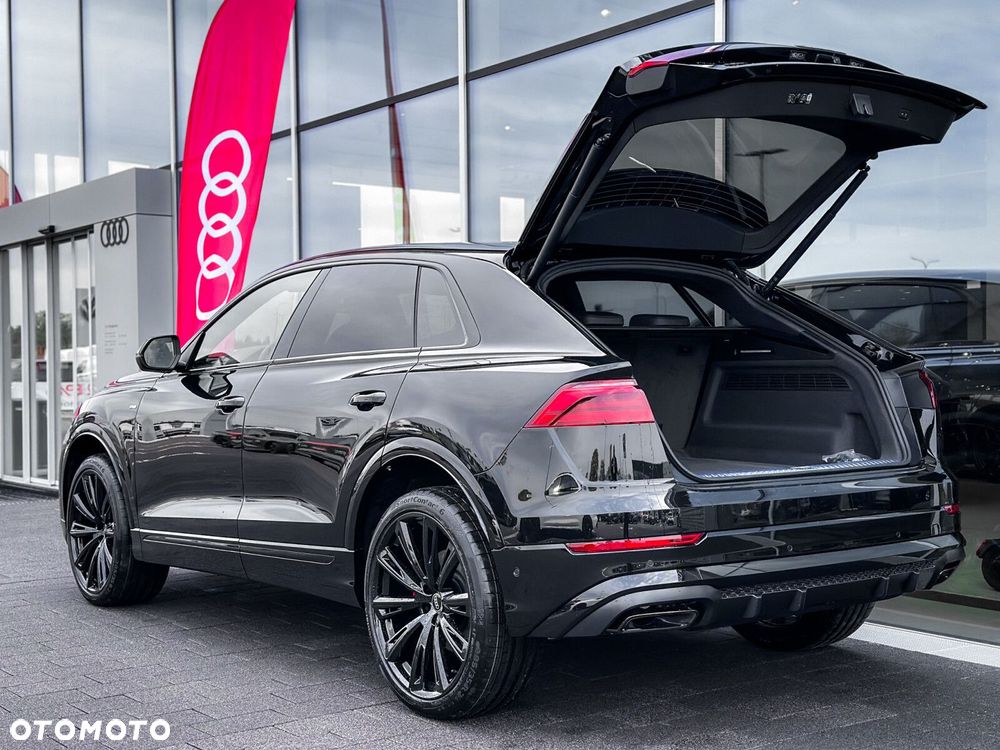 Audi Q8 - 8