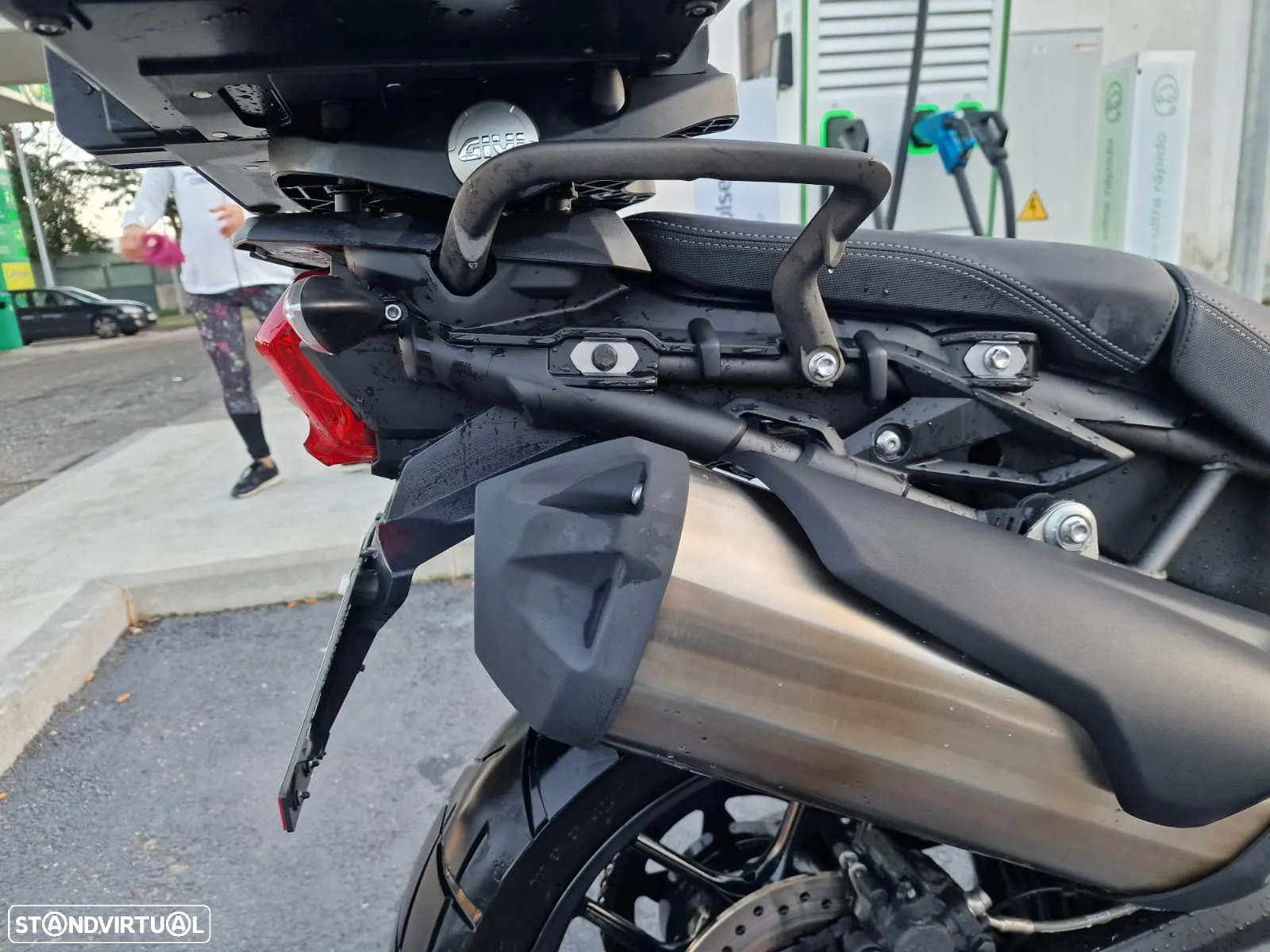 Triumph Tiger 800 XRX - 11