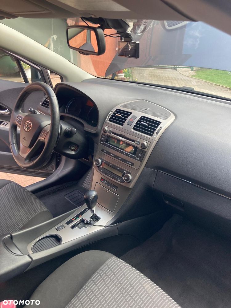 Toyota Avensis 2.0 Premium MS - 6