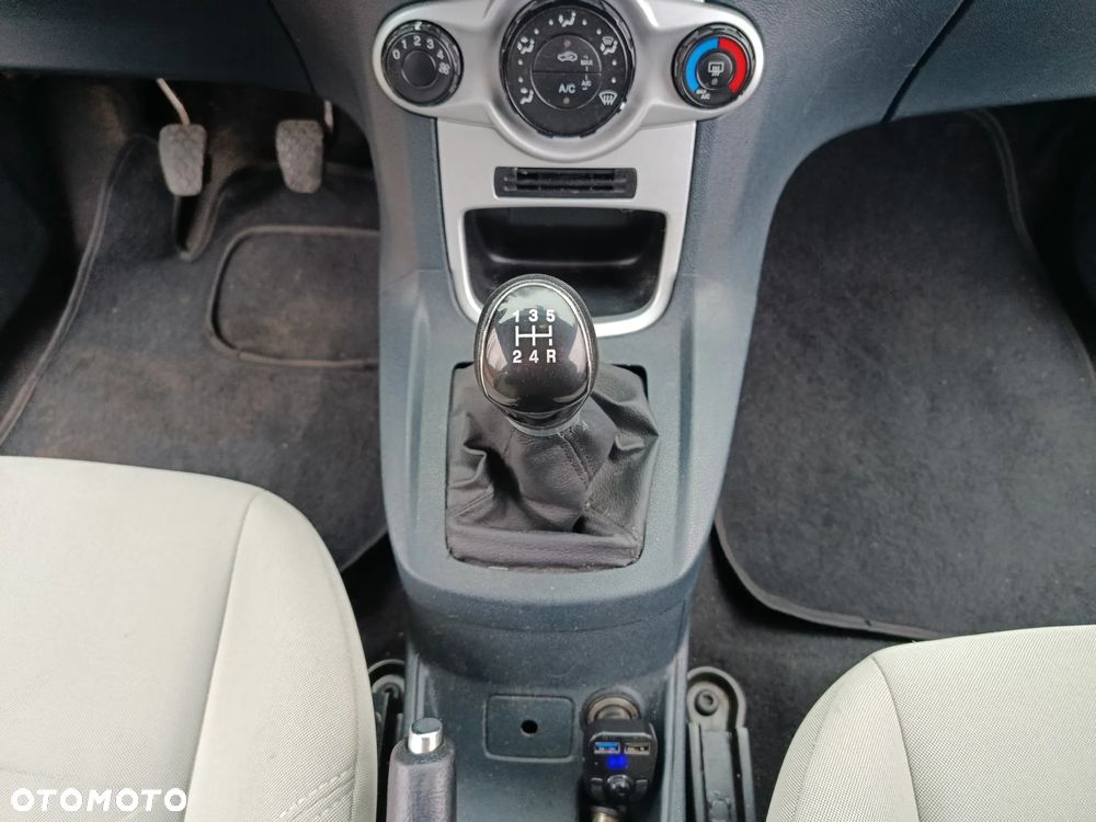 Ford Fiesta - 22
