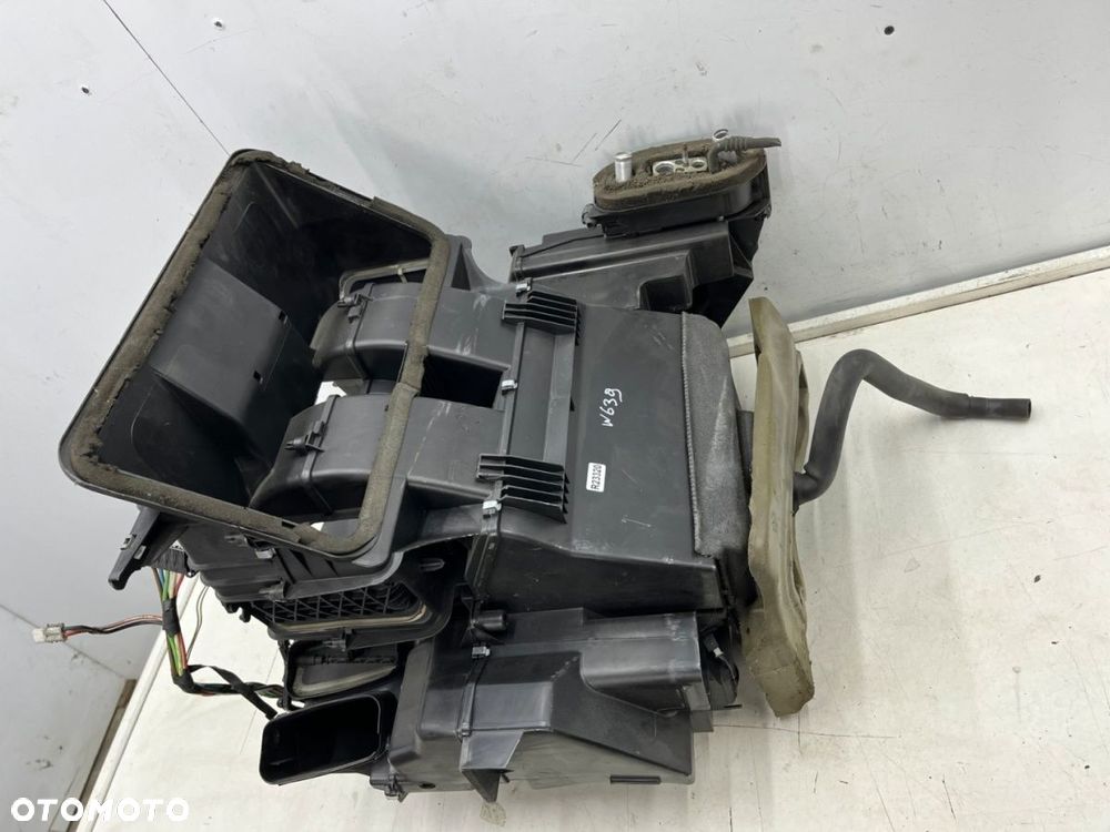 Nagrzewnica Mercedes Vito Viano W639 03-14r.  obudowa chłodnicy wody parownik klimatyzacji - 1