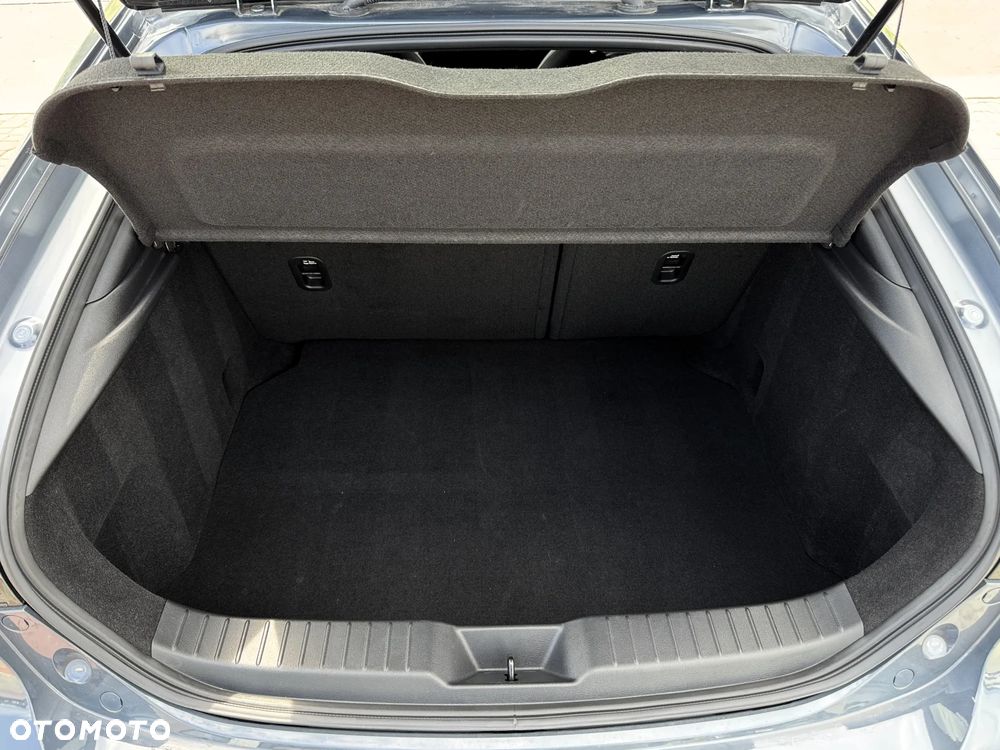 Mazda 3 e-SKYACTIV-G 122 M HYBRID DRIVE HOMURA - 11