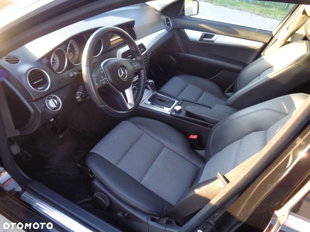 Mercedes-Benz Klasa C 200 (BlueEFFICIENCY) 7G-TRONIC Avantgarde - 35