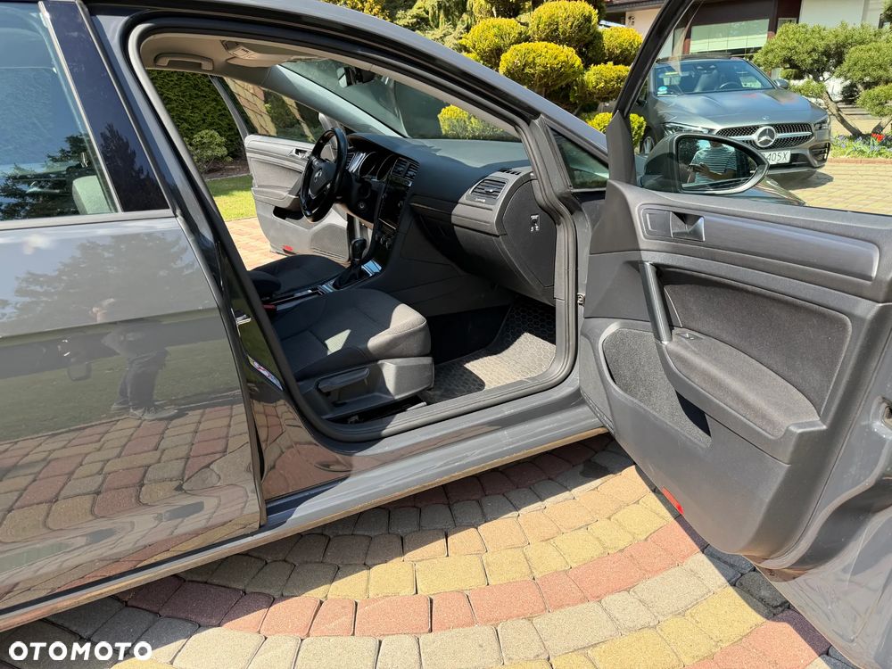 Volkswagen Golf - 10