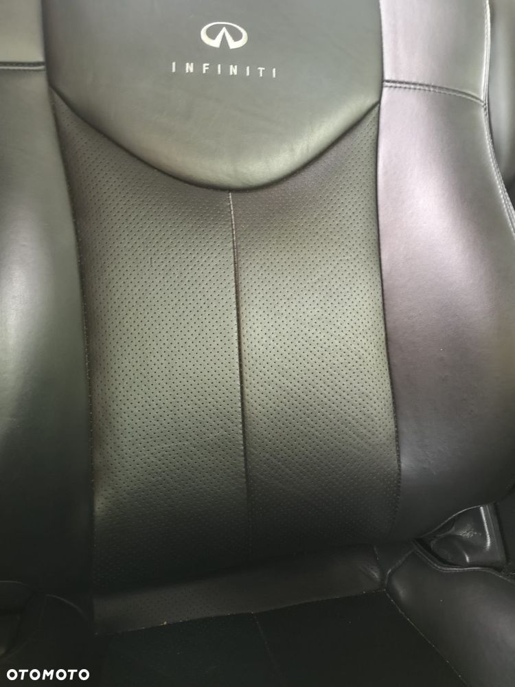 Infiniti G G37 - 19
