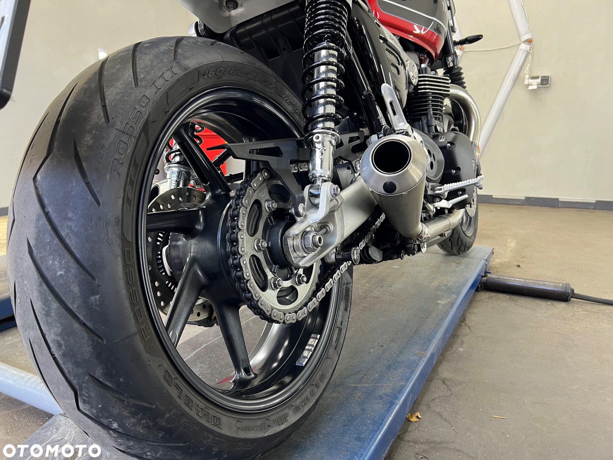 Triumph Speed Twin - 9