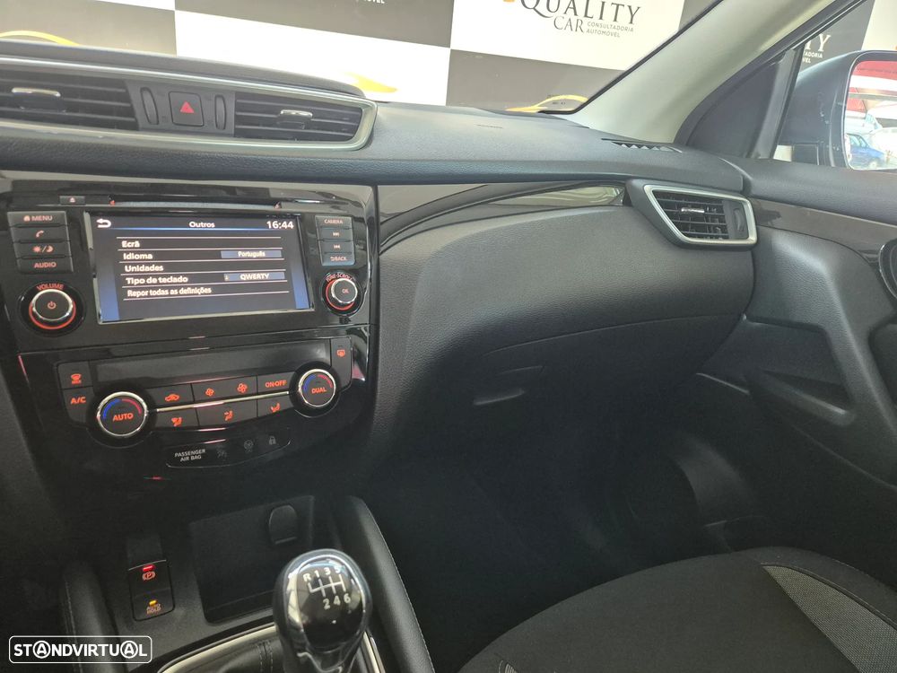 Nissan Qashqai 1.5 dCi VISIA - 17
