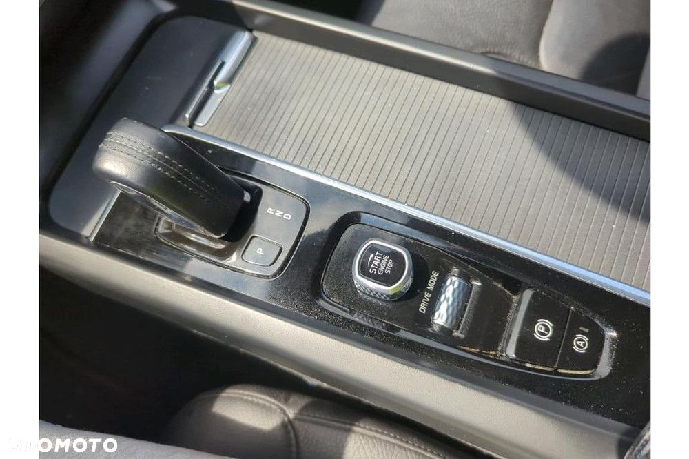 Volvo XC 60 B5 D AWD Momentum Pro - 13