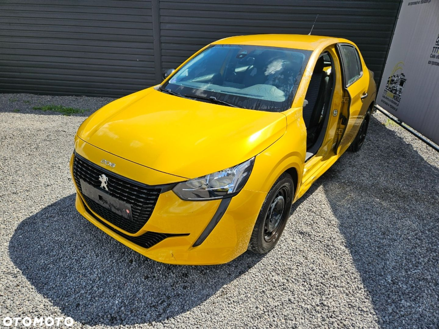 Peugeot 208 - 8