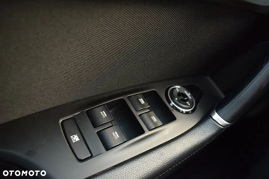 Hyundai i40 1.6 GDI Comfort + - 17